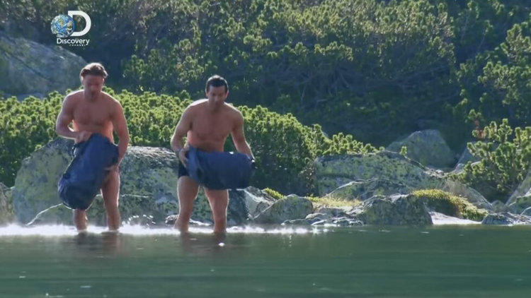 Погнаха пътешественика Беър Грилс за нарушения, докато снимал в Рила (видео)