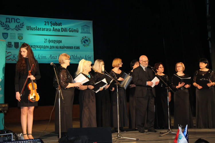 Хасан Азис:Чрез майчиния си език подържаме нашите традиции