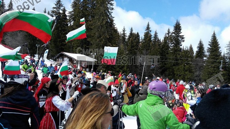 Голямо спускане на ски с носии за 3 март в Пампорово