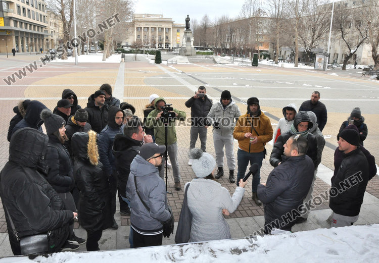 Пловдивчанин с мисия на протеста в Хасково как се случва референдум