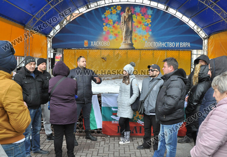 Пловдивчанин с мисия на протеста в Хасково как се случва референдум