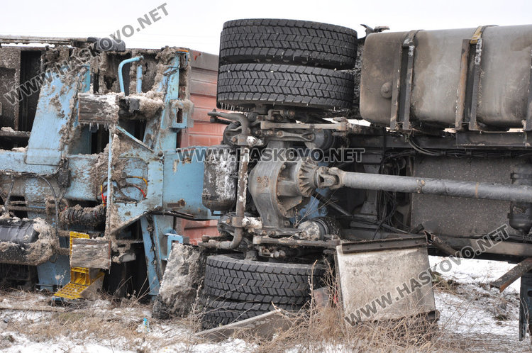 гумите на камиона са нови