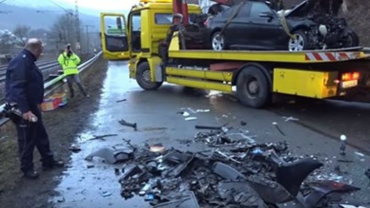 Трима българи са загинали в жестока катастрофа в Германия