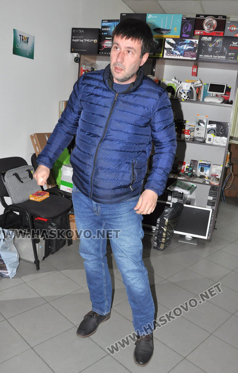 Бездомно куче нахапа мъж в центъра на Хасково