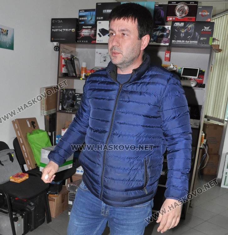 Бездомно куче нахапа мъж в центъра на Хасково