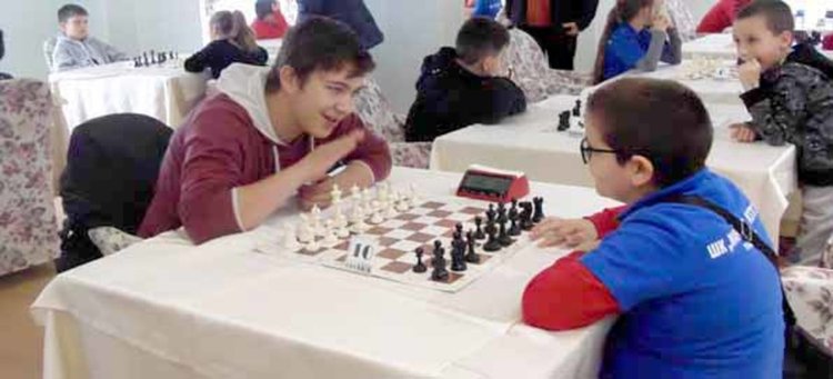 Ясен Калайджиев със злато от шахматния турнир в Баните, „Ботев” -с отборната купа