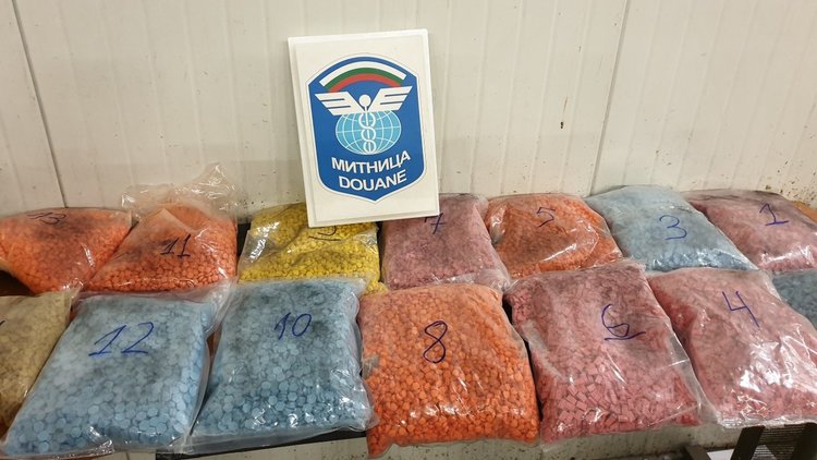 Задържаха 35 кг. екстази за над 1 млн. лв. на Капитан Андреево