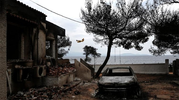 Българи си бутат вилите в Гърция заради жестоки глоби