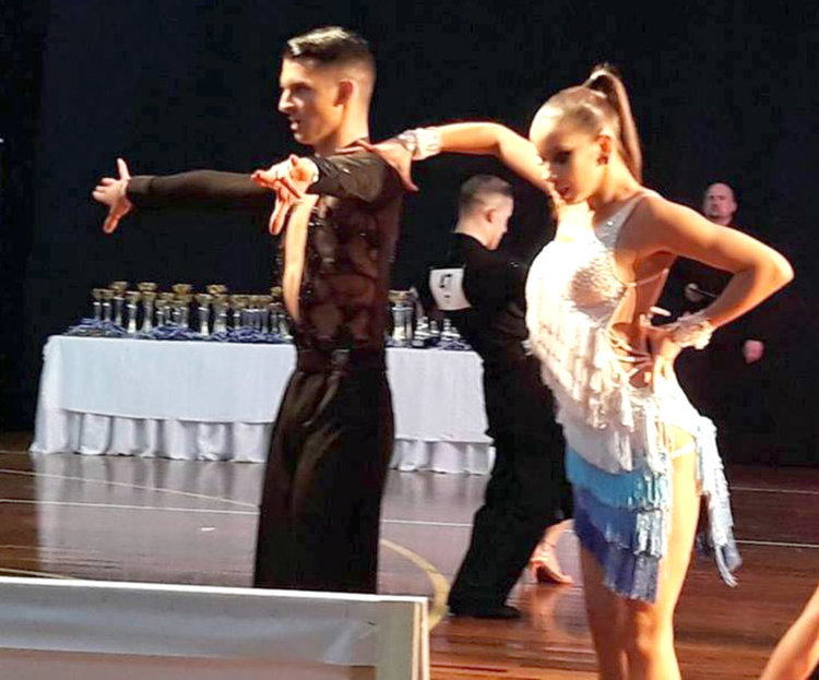 Силно представяне за танцьорите на „Гранд“ на фестивал в Гърция