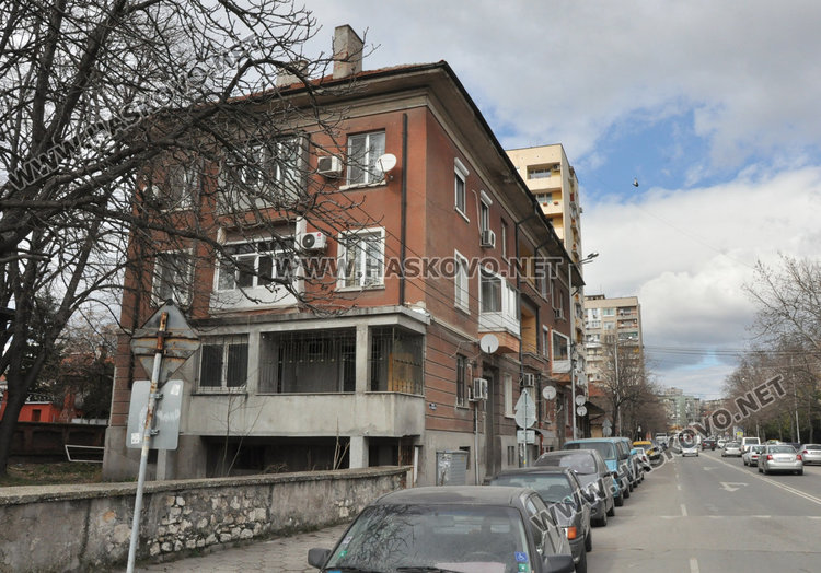 Разбили работилницата в Хасково след продажба на нелегални цигари в Орфей