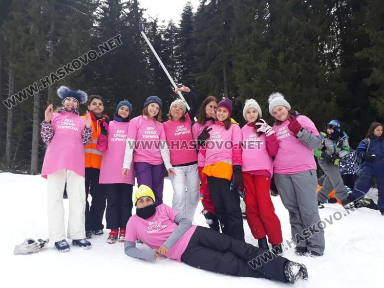 Хасково в розово съпричастен  срещу насилието в училище