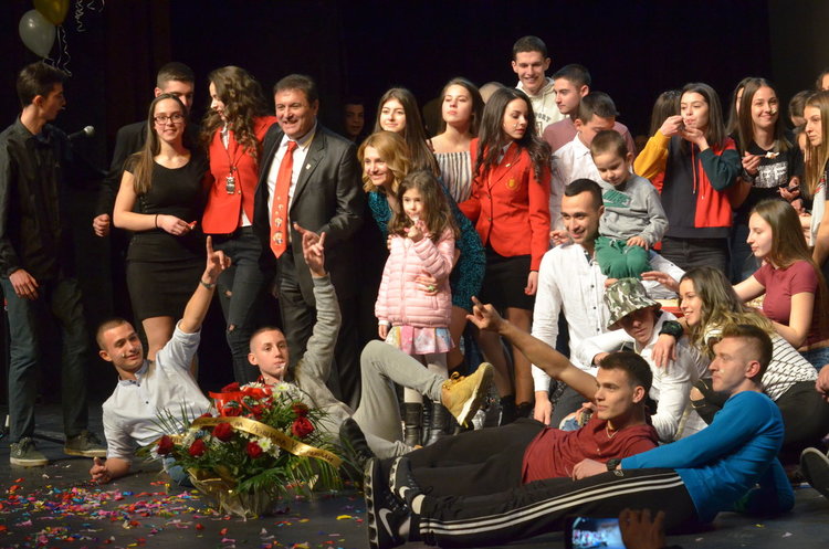 „Даскеер“-ите отново зарадваха учители и публика