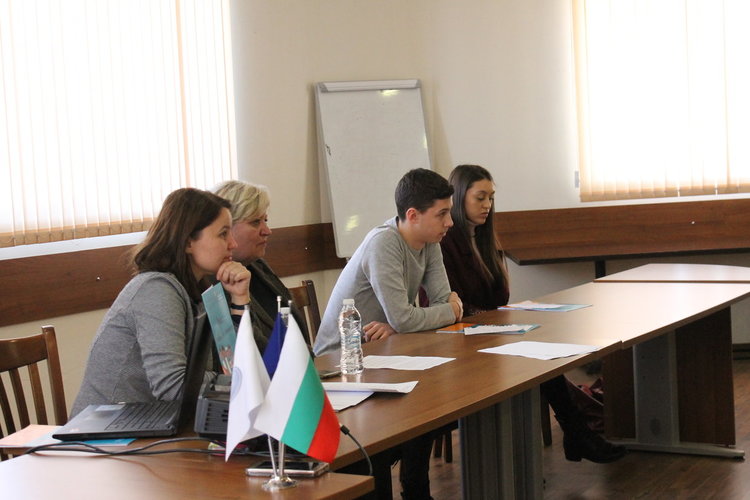 Езиковата гимназия с „Диалог за толерантност”  