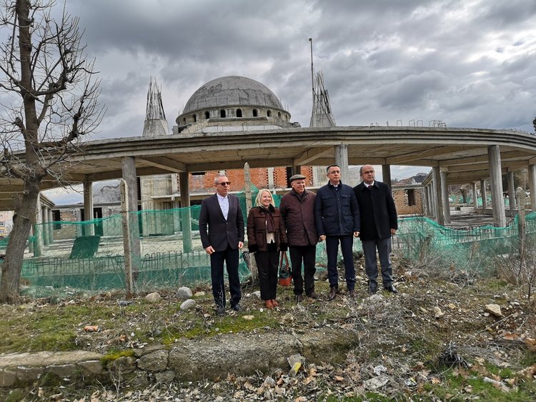 Делегация от община Сюлейманпаша,Тегирдаг посети новостроящата се джамия в Кърджали