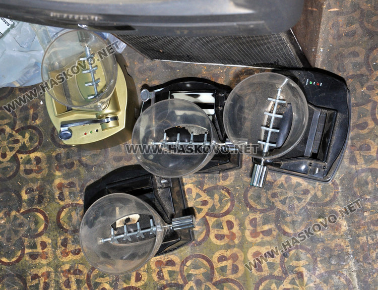 Разбиха работилница за нелегални цигари в центъра на Хасково /обновена/