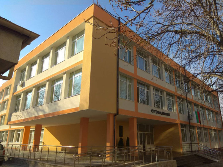 Астрономическата изложба „50 години човек на луната.Българска следа” ще бъде открита в Кърджали