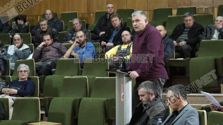 Шеф и съветник в спор: Киряков и Сабрутев се скараха заради квестора с дрегер в общинския съвет