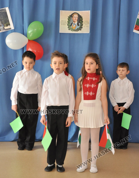 В "Смирненски" и "Усмивка" отбелязаха в аванс Освобождението на България