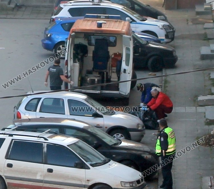 Изнесоха труп на жена от блок на бул. Димитър Благоев