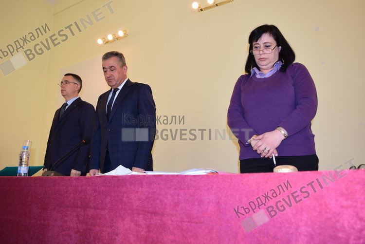  Общинският съвет почете с едноминутно мълчание паметта на Тодор Момчилов