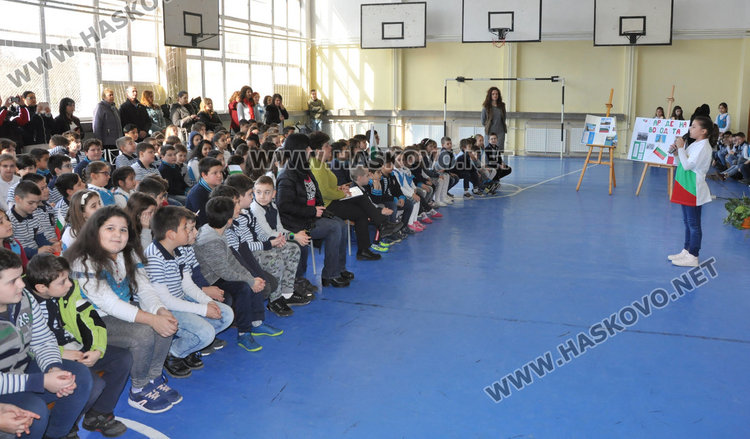 В "Смирненски" и "Усмивка" отбелязаха в аванс Освобождението на България