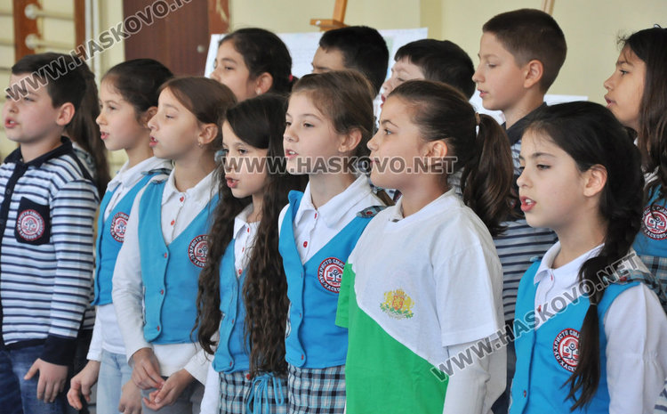 В "Смирненски" и "Усмивка" отбелязаха в аванс Освобождението на България