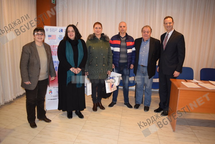 За 9-ти пореден път раздадоха Оскарите за превод в рамките на Месеца на Америка в Кърджали