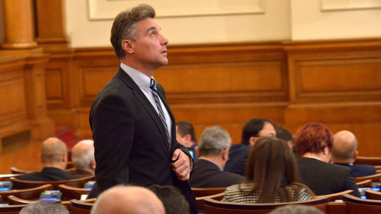 Професорът скандализира обществото с изявлението, че 80% от българите са дебили, снимка: Дневник