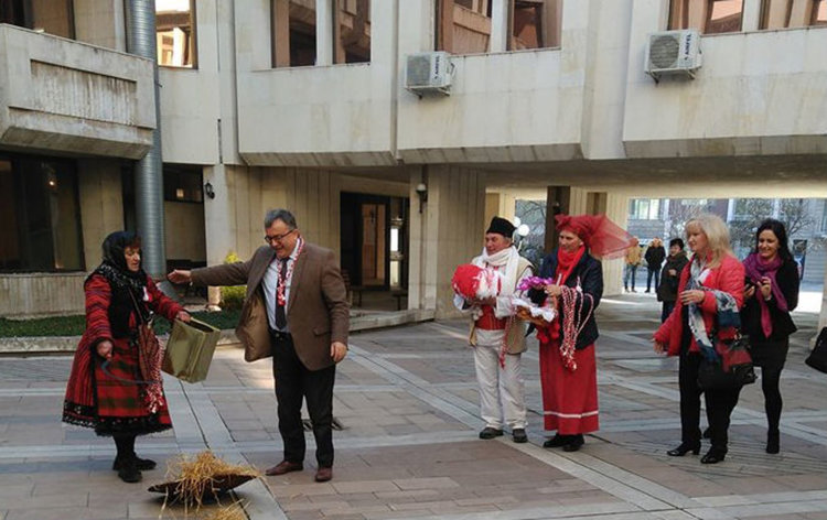 Живите Пижо и Пенда посетиха Общинска администрация