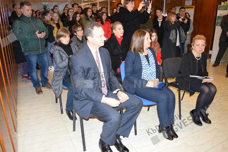 За 9-ти пореден път раздадоха Оскарите за превод в рамките на Месеца на Америка в Кърджали