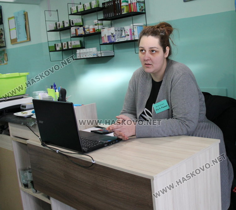 Тровят кучета, котета и птици в центъра на Димитровград - опасно ли е за нашите деца?