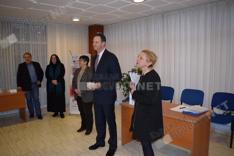 За 9-ти пореден път раздадоха Оскарите за превод в рамките на Месеца на Америка в Кърджали