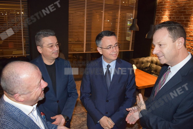 Зам.-посланик Фридман:Младите хора са бъдещето на българо-американските отношения