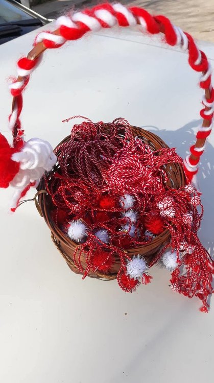 Баба Марта зарадва Меричлери