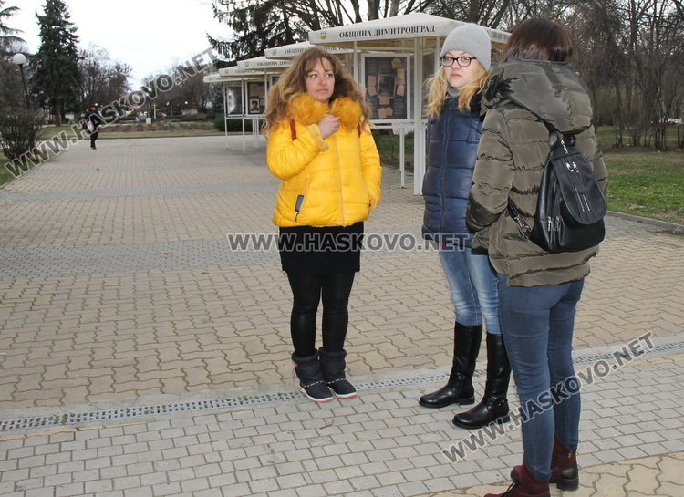 Тровят кучета, котета и птици в центъра на Димитровград - опасно ли е за нашите деца?
