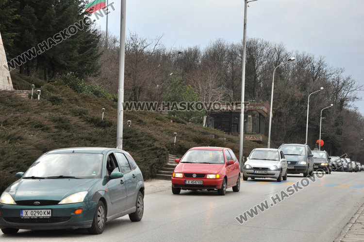 Протестното автошествие потегли с полицейски протоколи за предупреждение