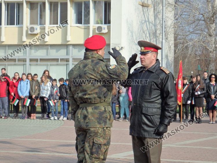 Димитровградчани тържествено почетоха националния празник на България