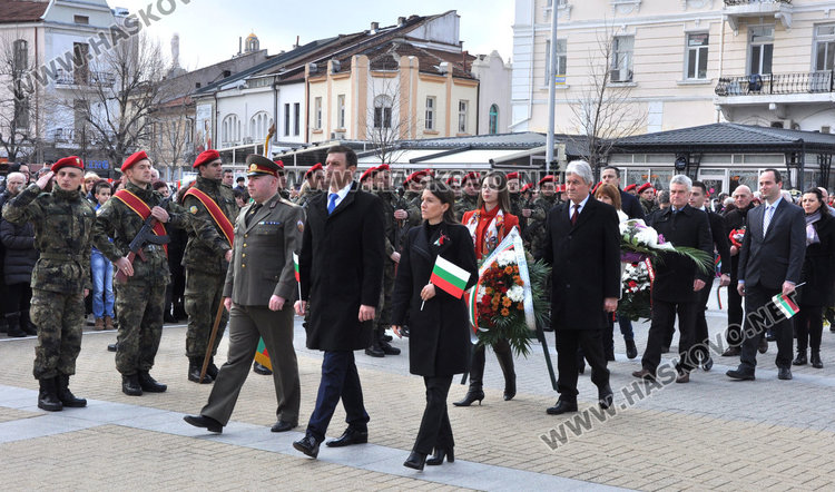 2000 знаменца и „Пробуждане с хоро“ в Хасково за Освобождението на България