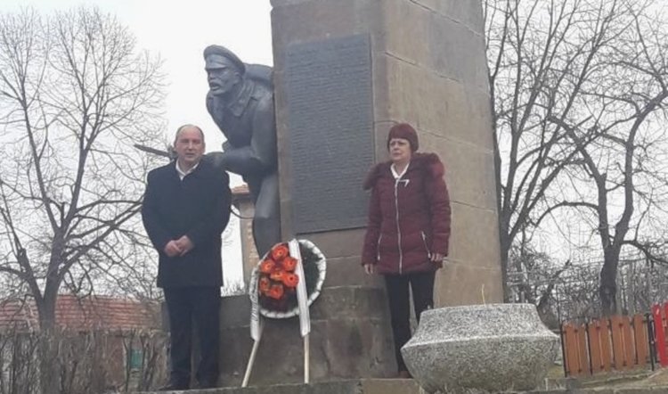 И в Пчеларово честваха Освобождението