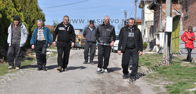 Отрязали парите за асфалт на 13 хасковски села, протест в Стамболийски
