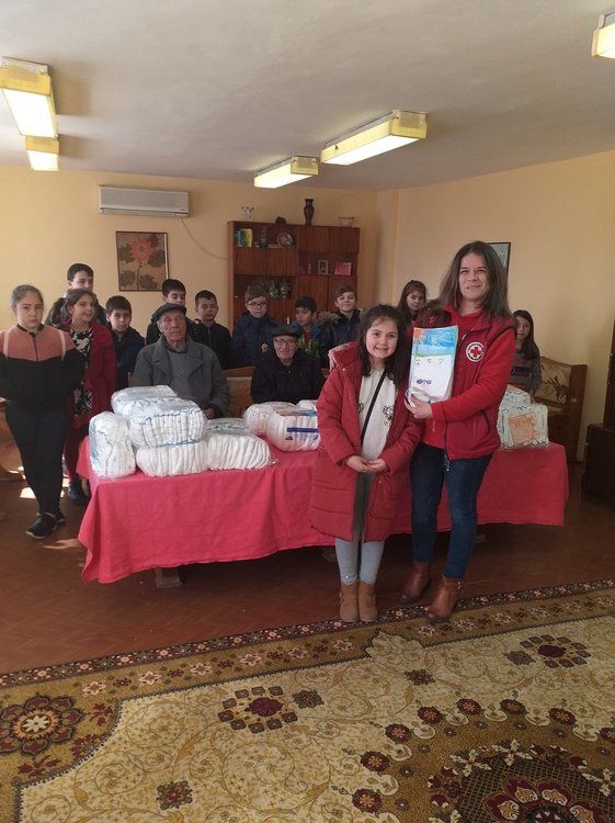 Йовковци с дарение в Старческия дом