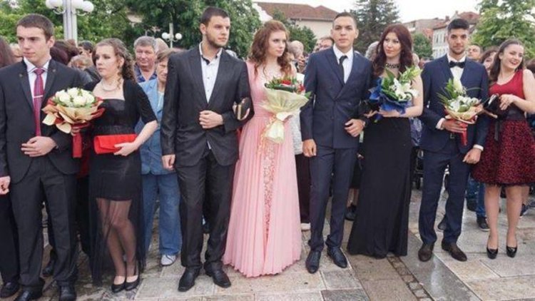 С концерт в Театъра ще подарят бал на 10 младежи от Смолян