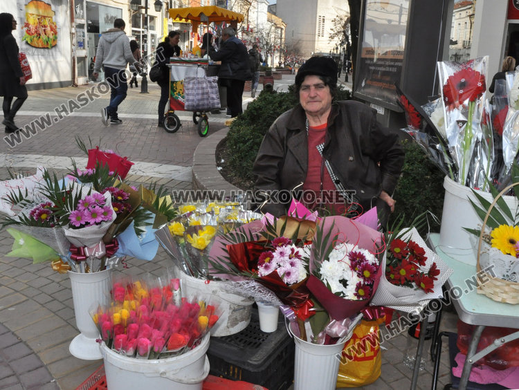 Цвете в саксия предпочитано за 8 март