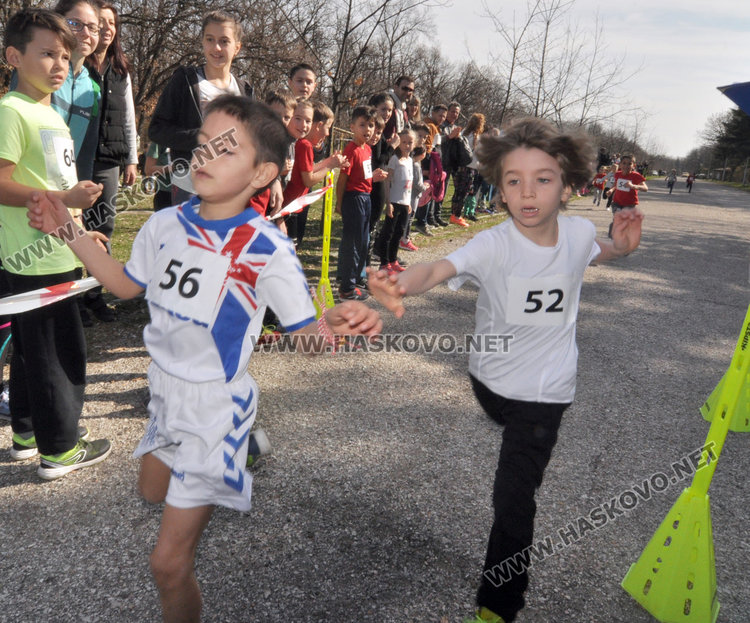 60 деца от три града участваха в крос на Кенана