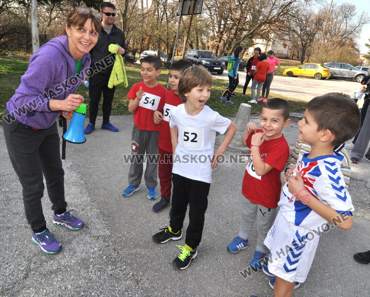60 деца от три града участваха в крос на Кенана