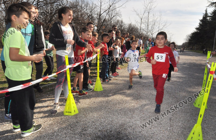 60 деца от три града участваха в крос на Кенана