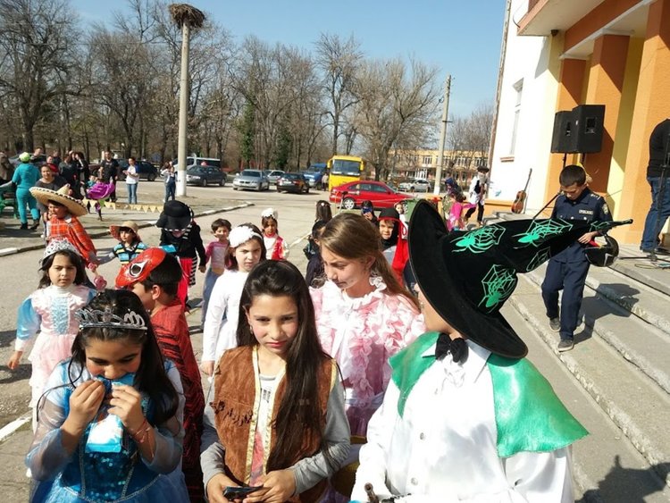 Кмет и кметица искаха прошка от караджаловци