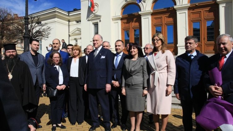 Караянчева предупреди: Много лошо дебне отвсякъде