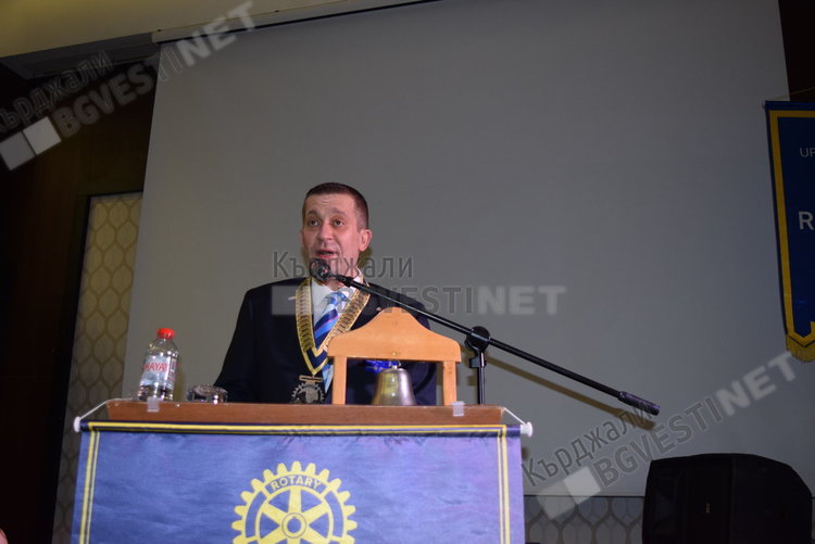 Приветствие от домакините