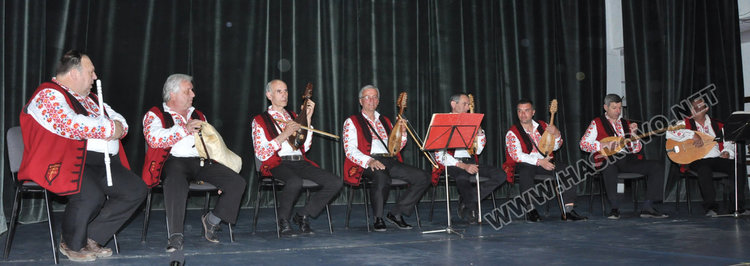 Пътешествие в българския фолкор с народния оркестър на Хасково